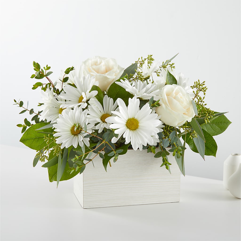 Fresh Linen Box Bouquet – Atkinson Florist, Thornhill ON